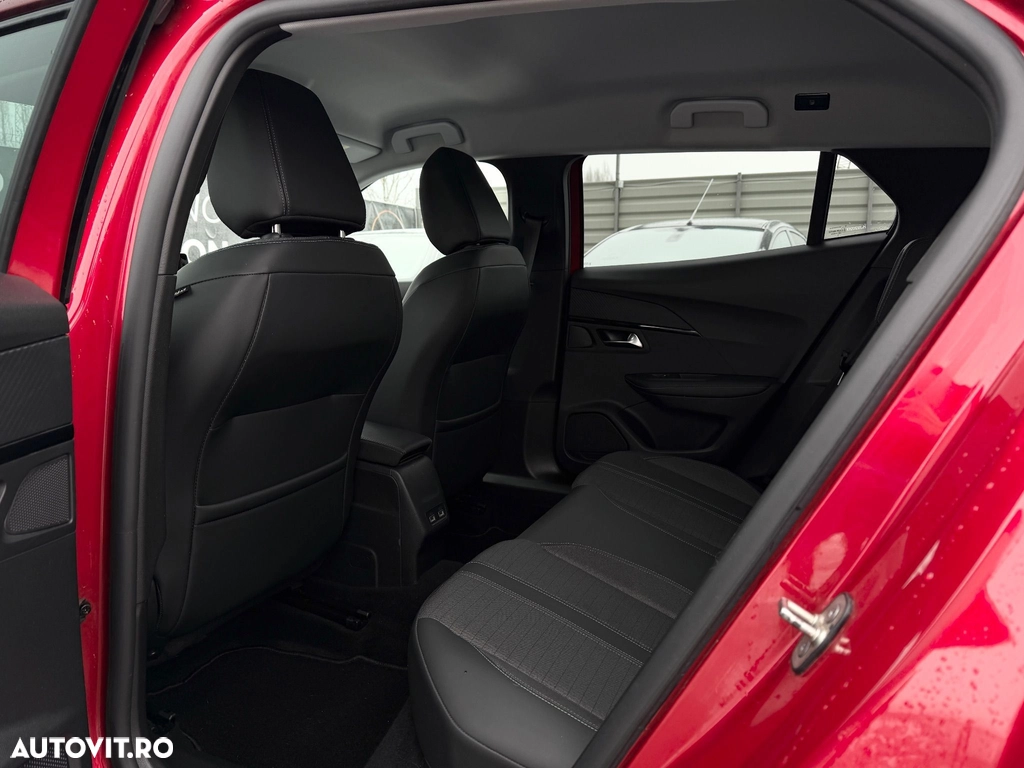 Peugeot 2008 PureTech 130 EAT8 Allure Pack