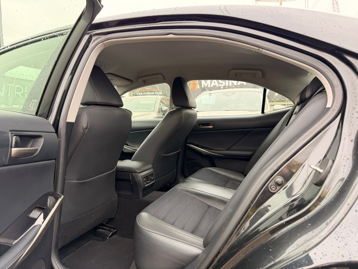 Lexus IS300H