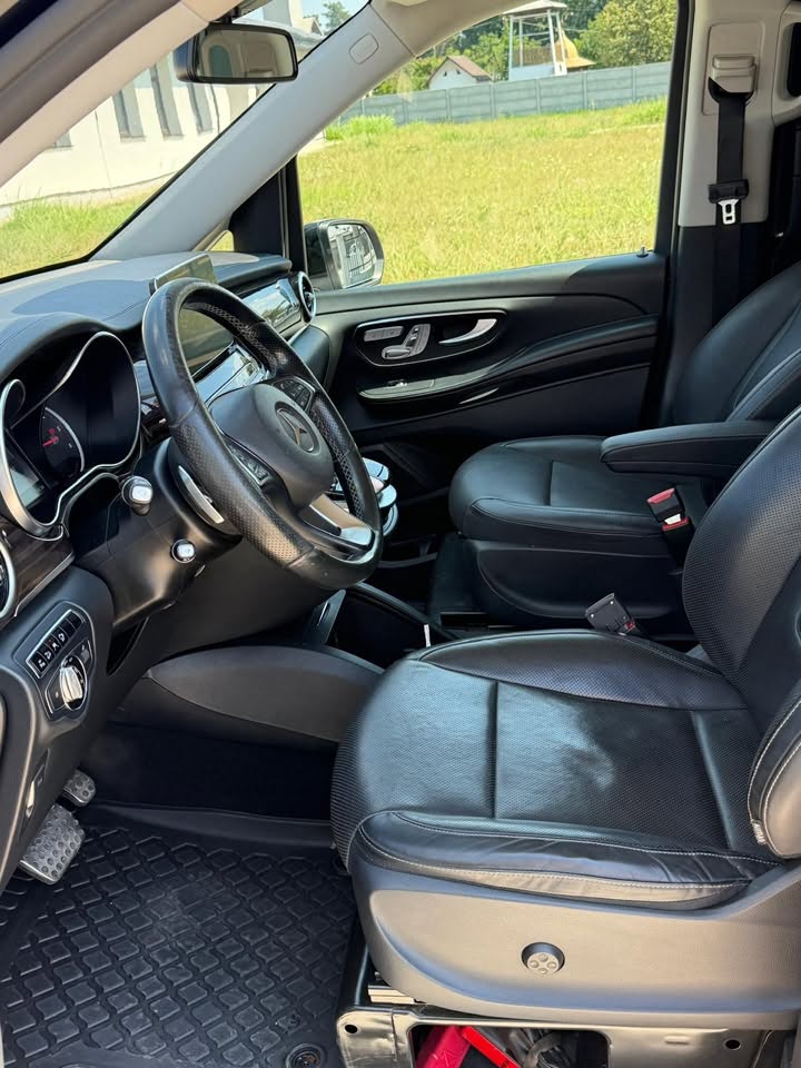 Mercedes-Benz V-Class | 2016/05 | 271.000 km | Pachet Opțiuni Premium (4 Butoane)