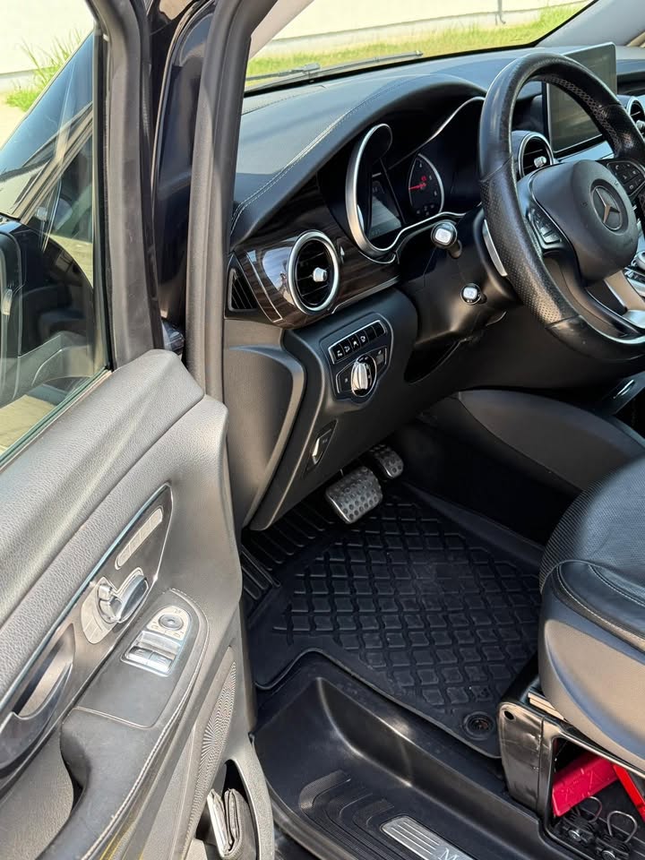 Mercedes-Benz V-Class | 2016/05 | 271.000 km | Pachet Opțiuni Premium (4 Butoane)