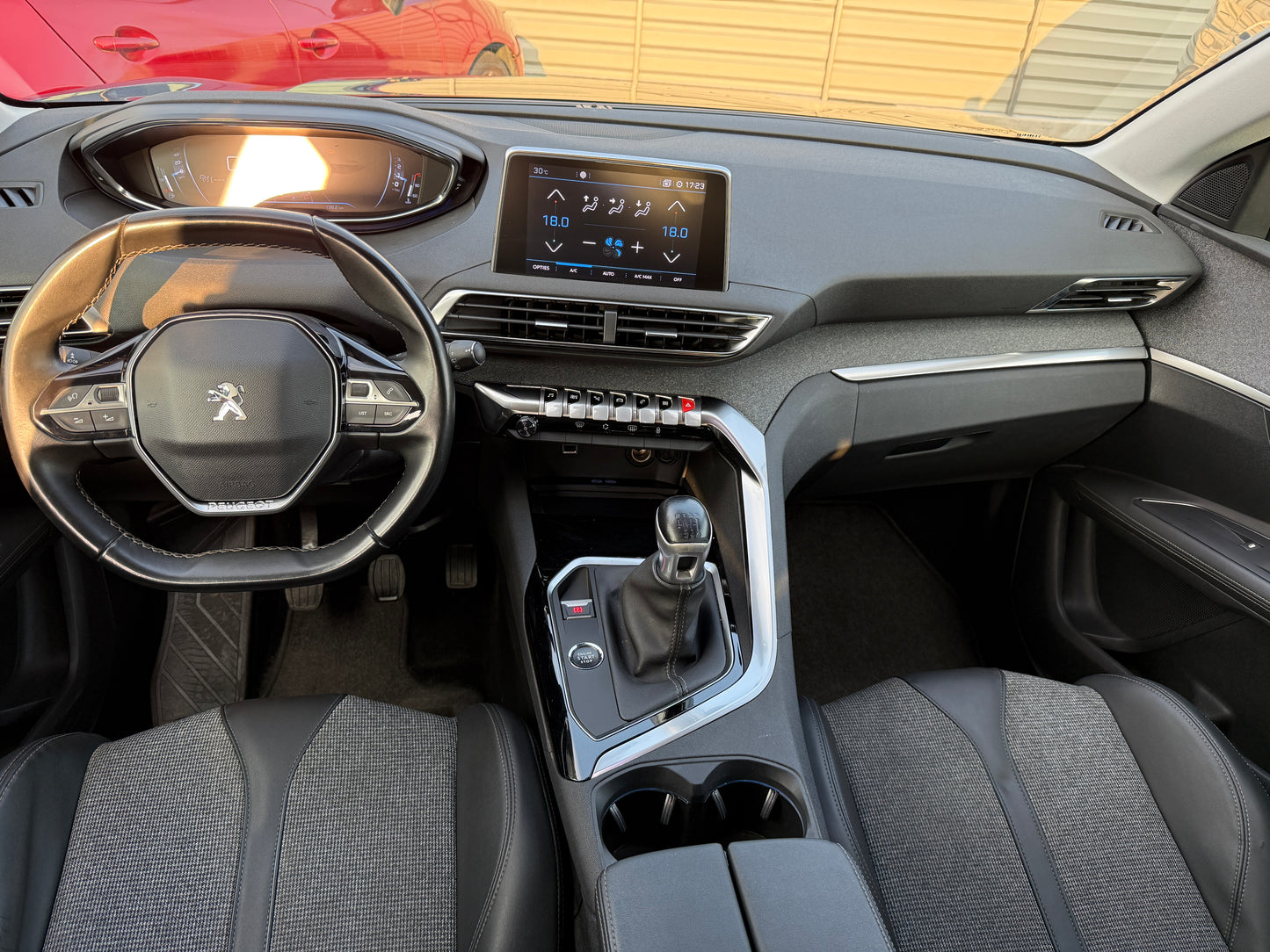 Peugeot 3008 Peugeot 3008 allure faruri led camera impecabil !