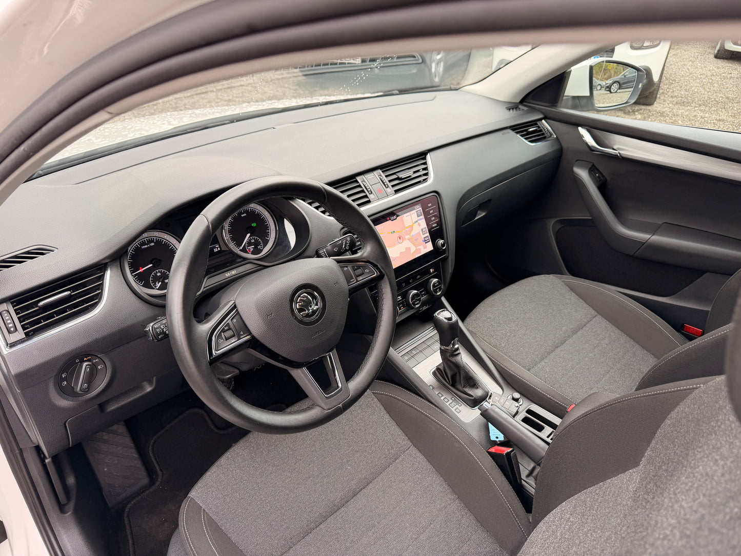 Skoda Octavia vindem skoda octavia automata 1.6 diesel stare perfecta