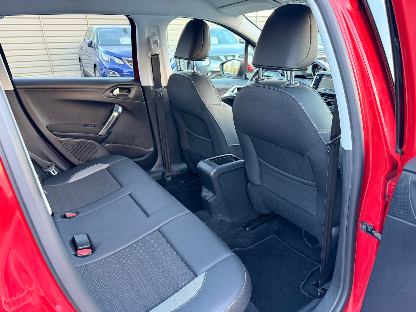 Peugeot 2008 Peugeot 2008 automat allure garantie 1 an !