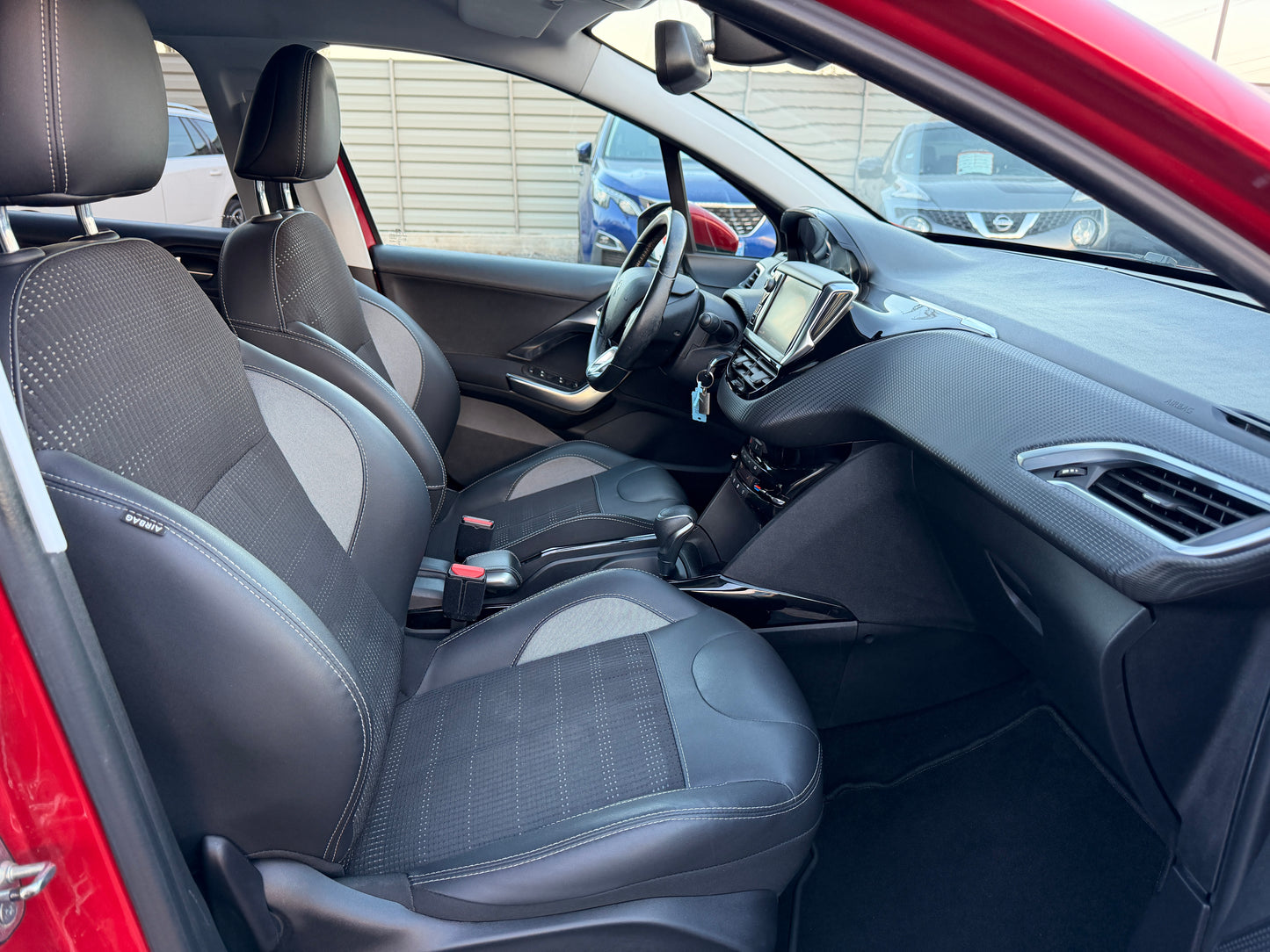 Peugeot 2008 Peugeot 2008 automat allure garantie 1 an !