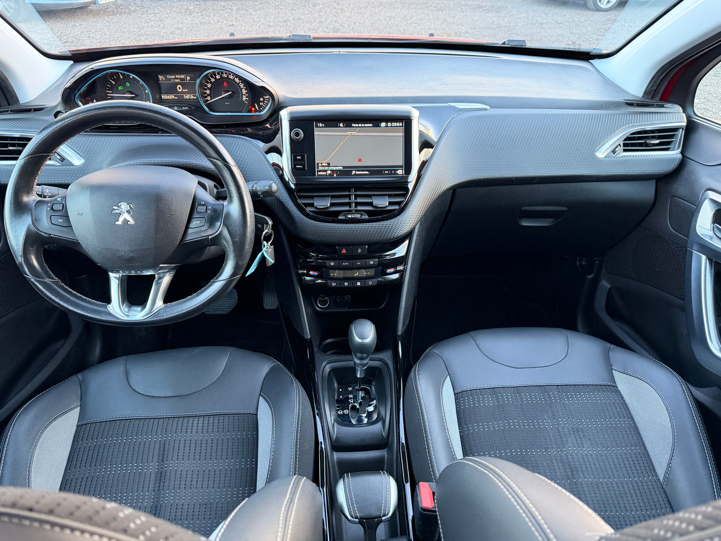 Peugeot 2008 Peugeot 2008 automat allure garantie 1 an !