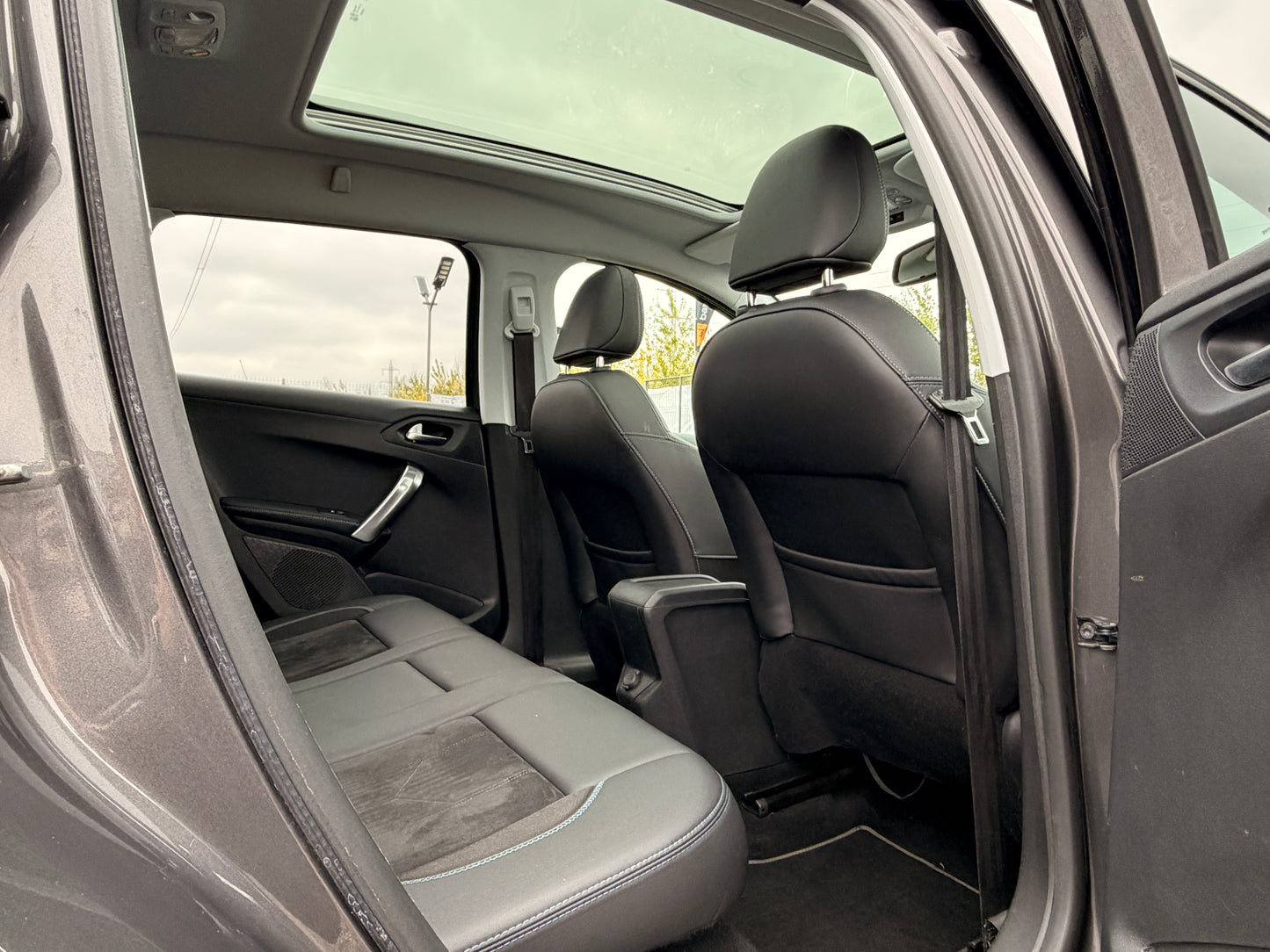 Peugeot 2008 peugeot 2008 automat garantie 1 an de zile camera marsalier !