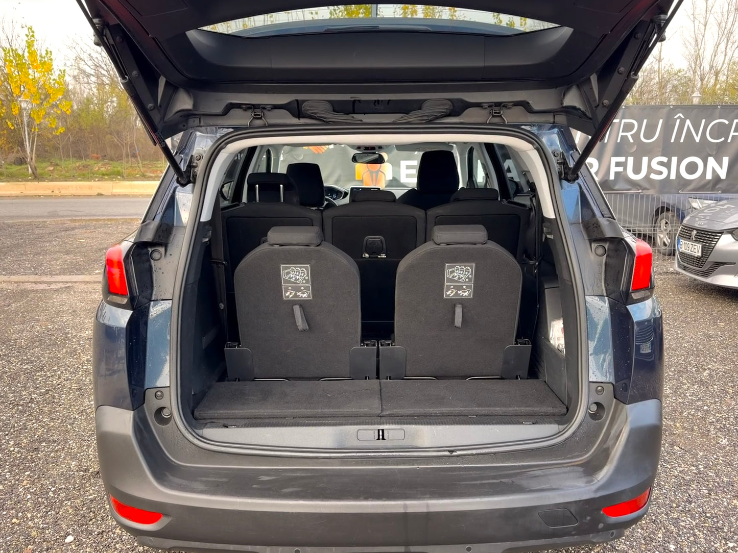Videm Peugeot 5008 Automat 7 Locuri Garantie 1 an de zile !