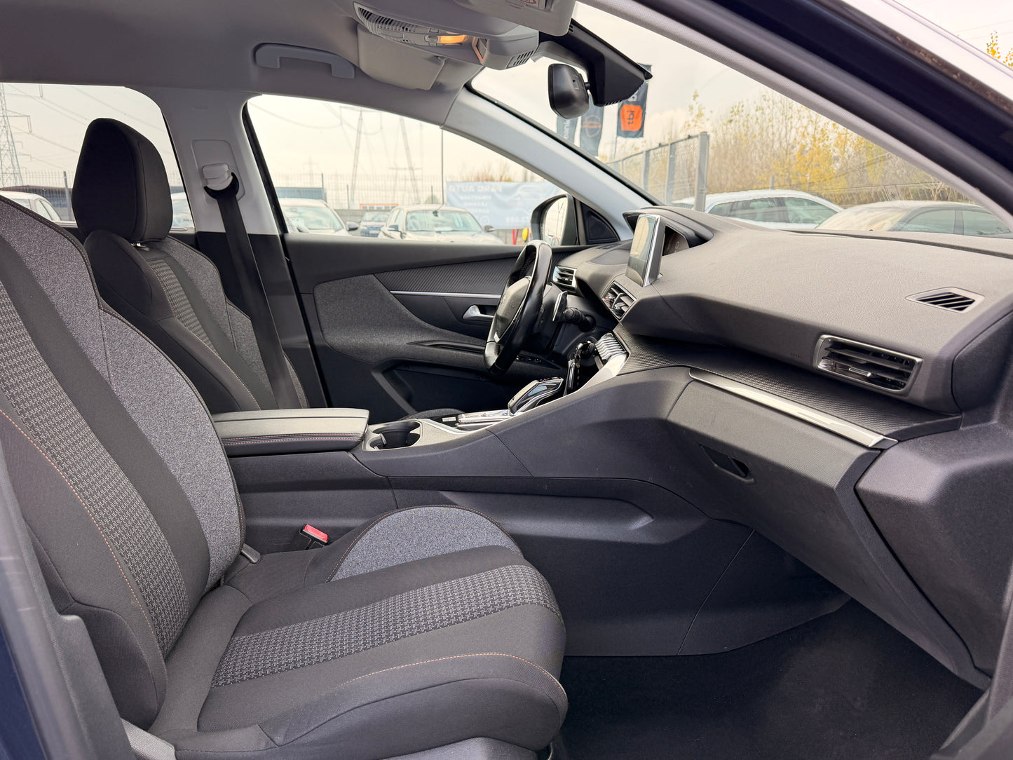 Videm Peugeot 5008 Automat 7 Locuri Garantie 1 an de zile !