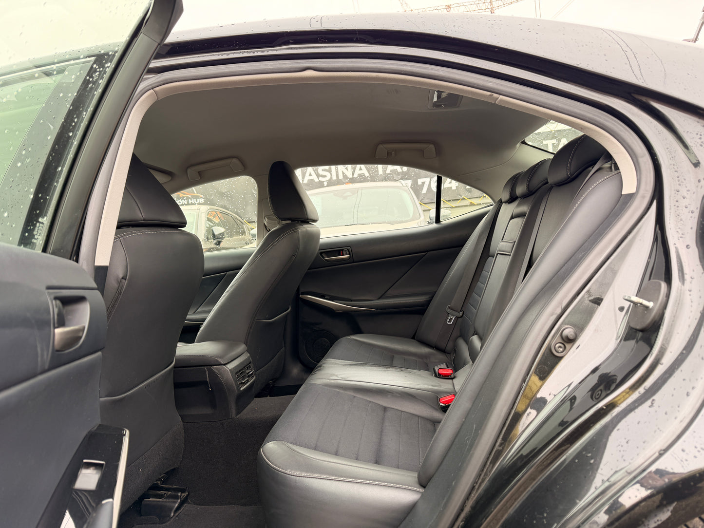 Lexus IS300H