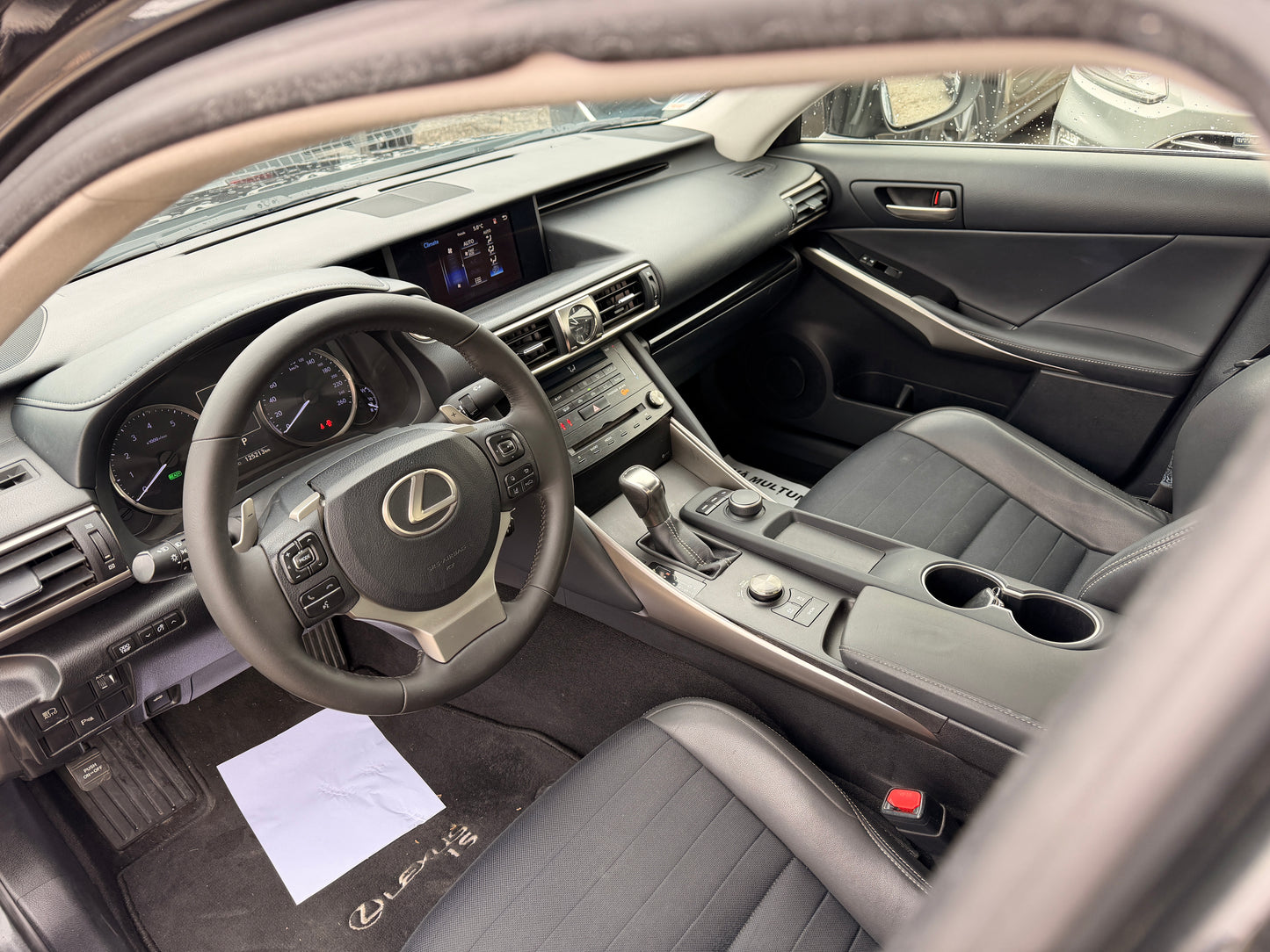 Lexus IS300H