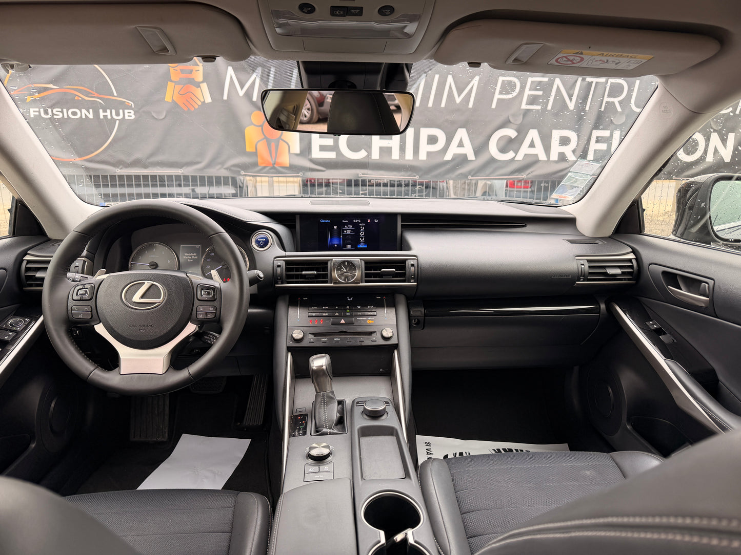 Lexus IS300H