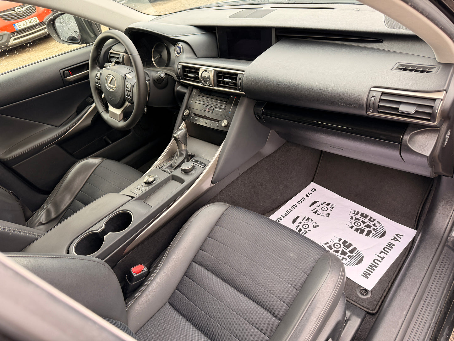 Lexus IS300H